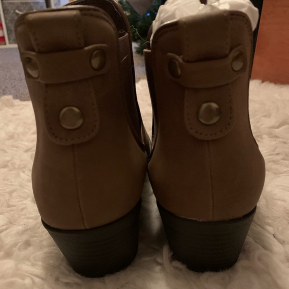 Morgan Rust Distressed Chelsea Boots - Picture 5 of 6